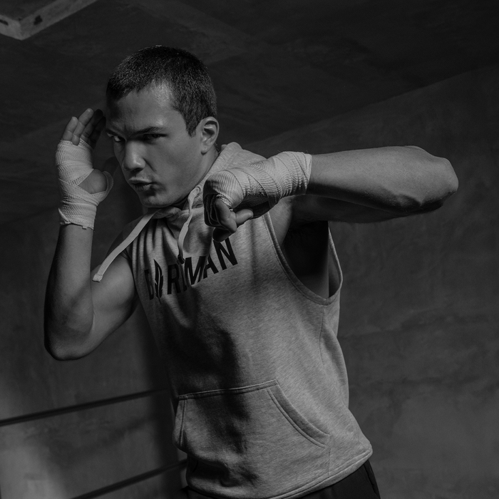 Falcon Performance Sport Protein Powder with Creatine - Chocolate Flavor - 1.9lbs